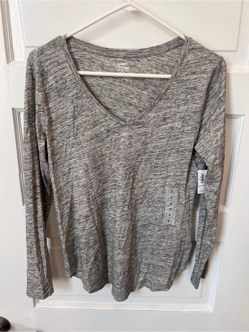 Old Navy Heather Gray V-Neck Long Sleeve Tee